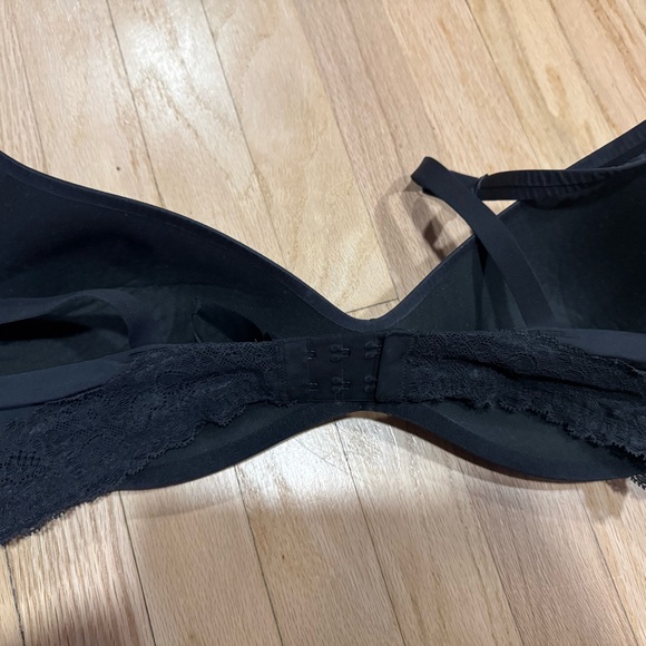 SKIMS Black Animal Print Wireless Seamless Bra - Picture 2 of 2